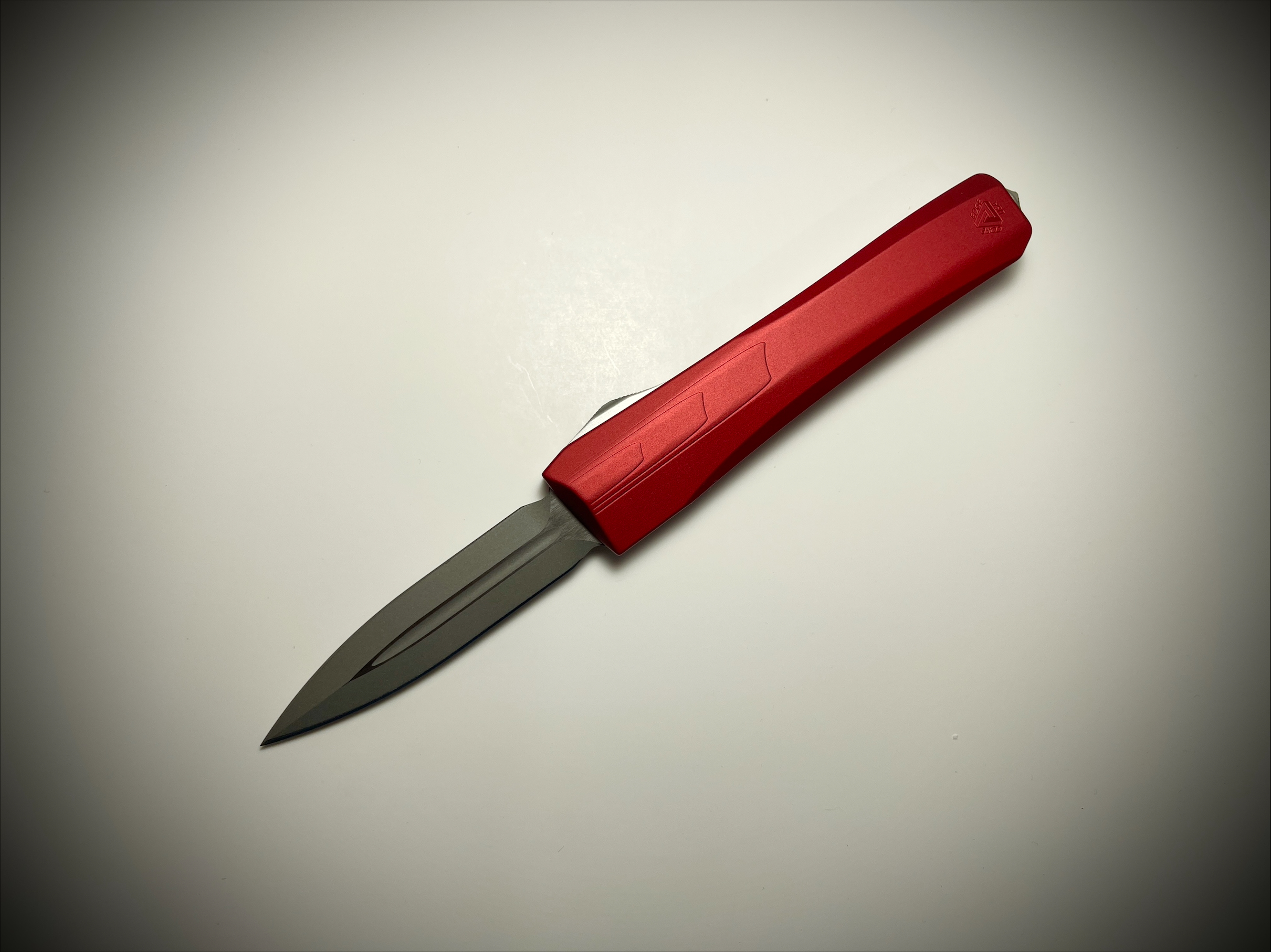 0331 Delta Red/Stainless DE CPM154