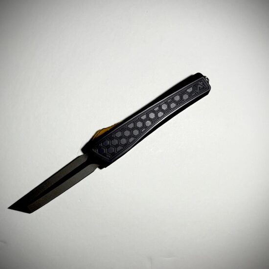 0331 Echo Black/Garnet Split/ ULTEM/Stainless HoneyCore DE Tanto MagnaCut