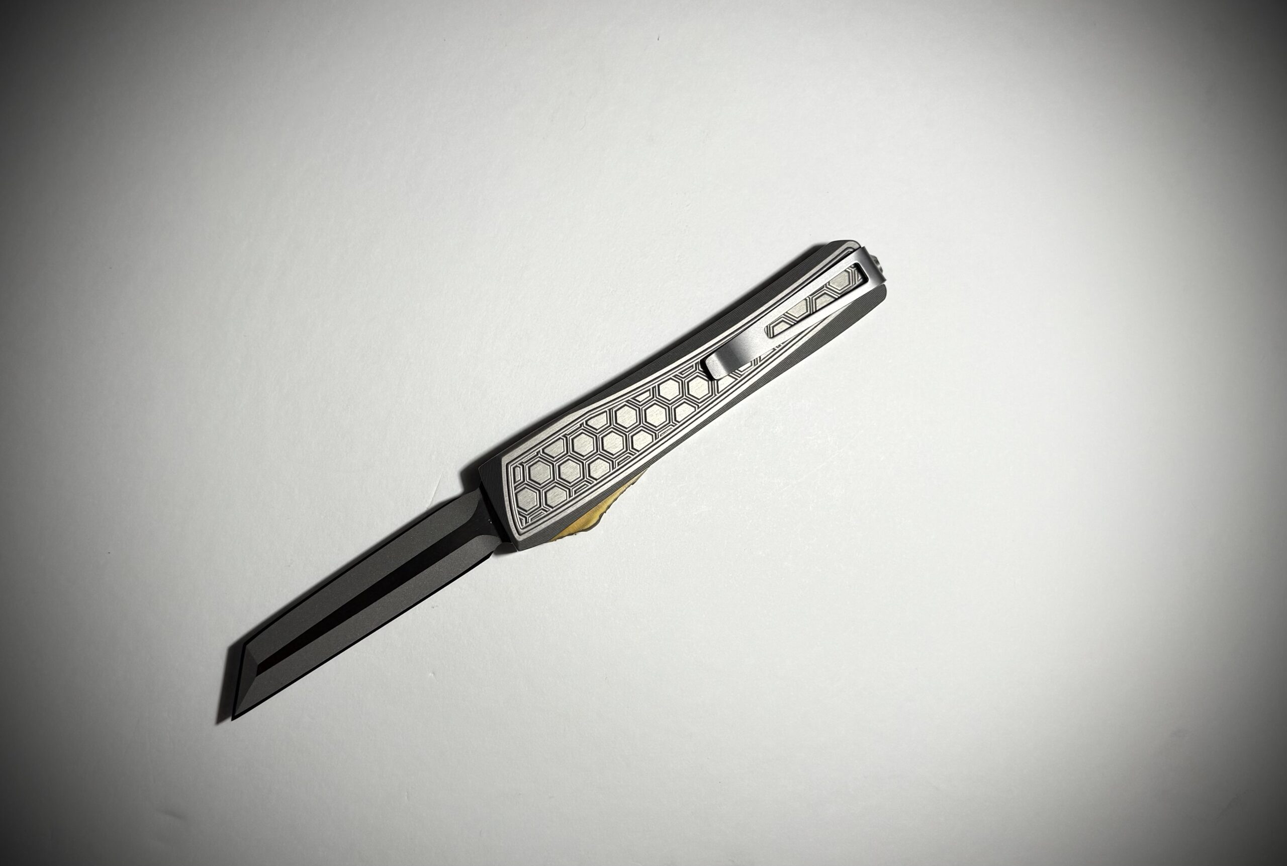 0331 Echo Black/Natural Split/ ULTEM/Stainless HoneyCore DE Tanto MagnaCut - Image 2