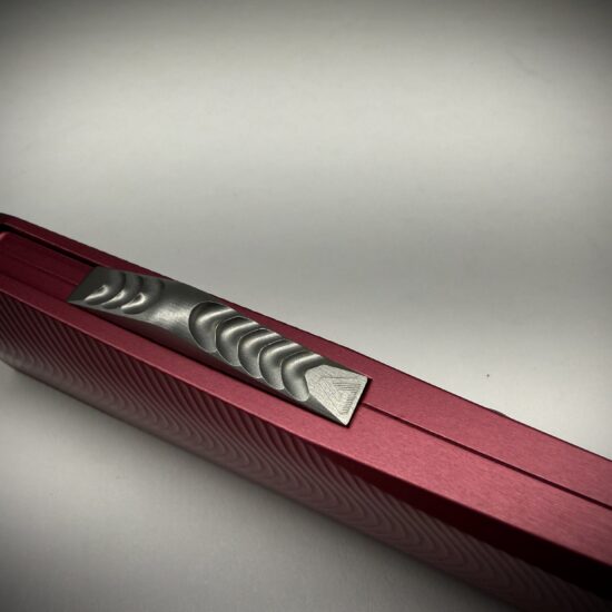 Alternative view of 0331 Pulsar Garnet/Stainless D/E Tanto Magnacut