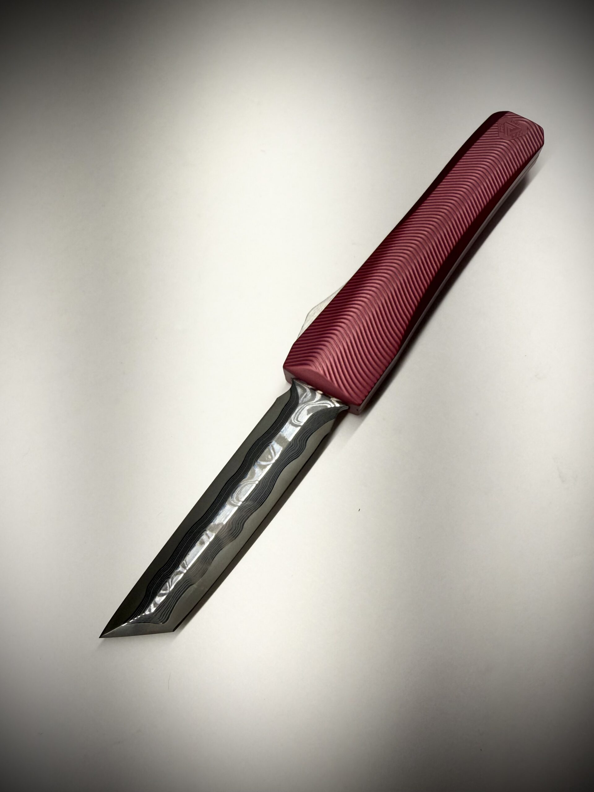 0331 Pulsar Garnet/Stainless Futuron Forge Rhombic Double Edge Tanto - Image 2