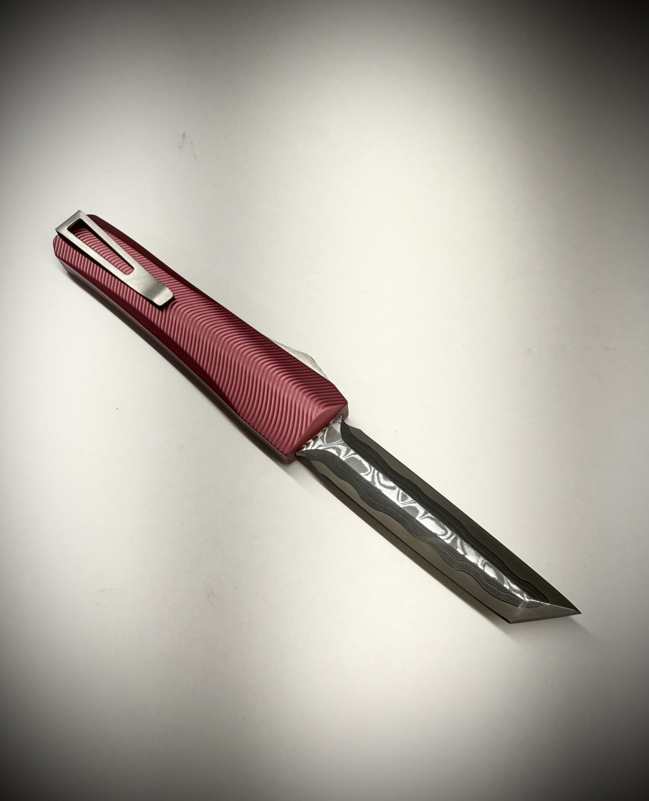 0331 Pulsar Garnet/Stainless Futuron Forge Rhombic Double Edge Tanto - Image 3