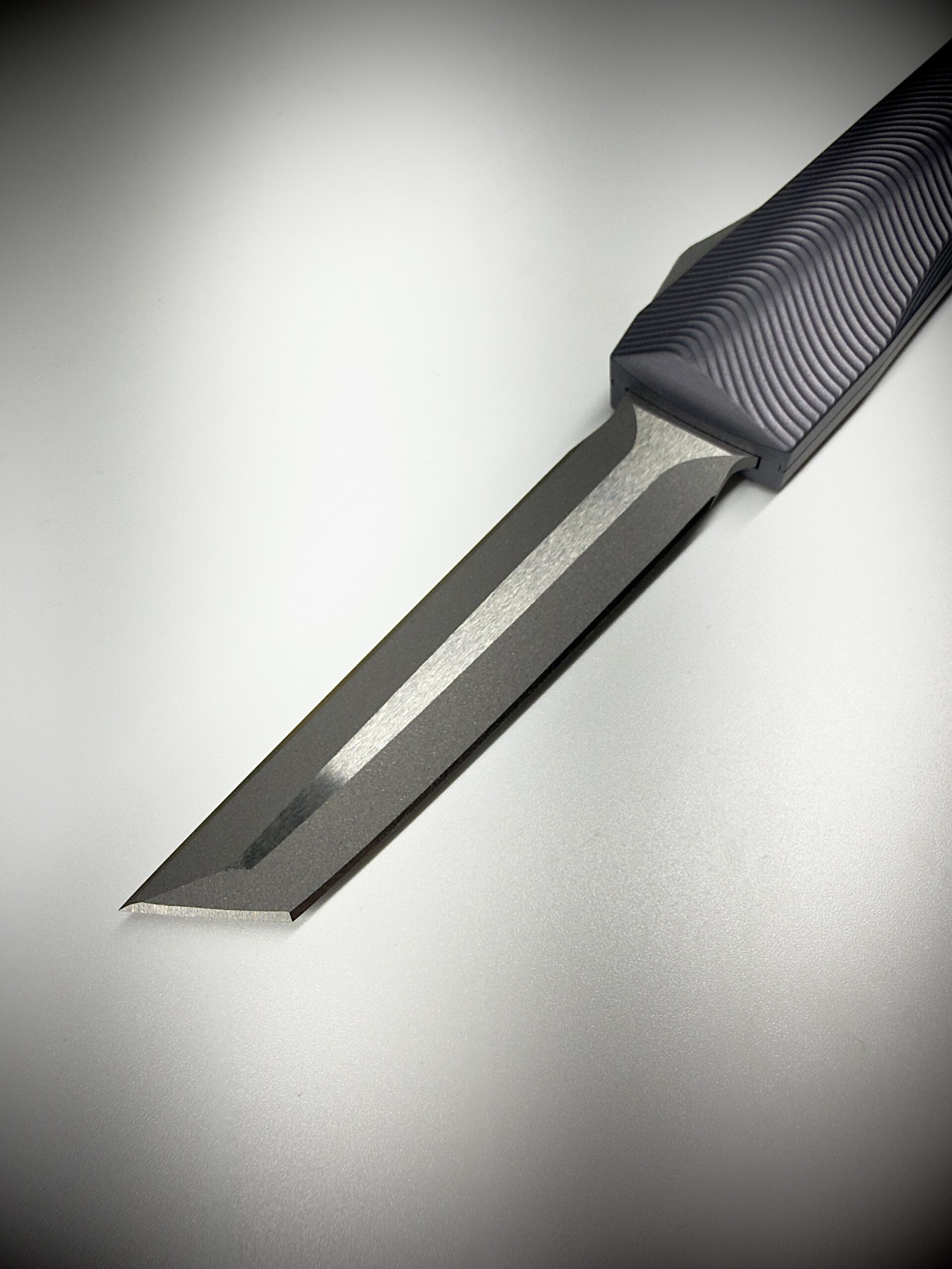 0331 Pulsar Tungsten Gray/Stainless DE/Tanto Magnacut - Image 2